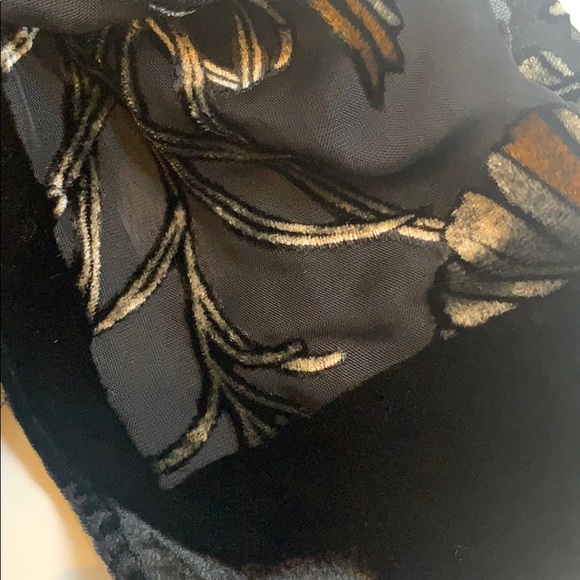 scraf - Picture 3 of 5